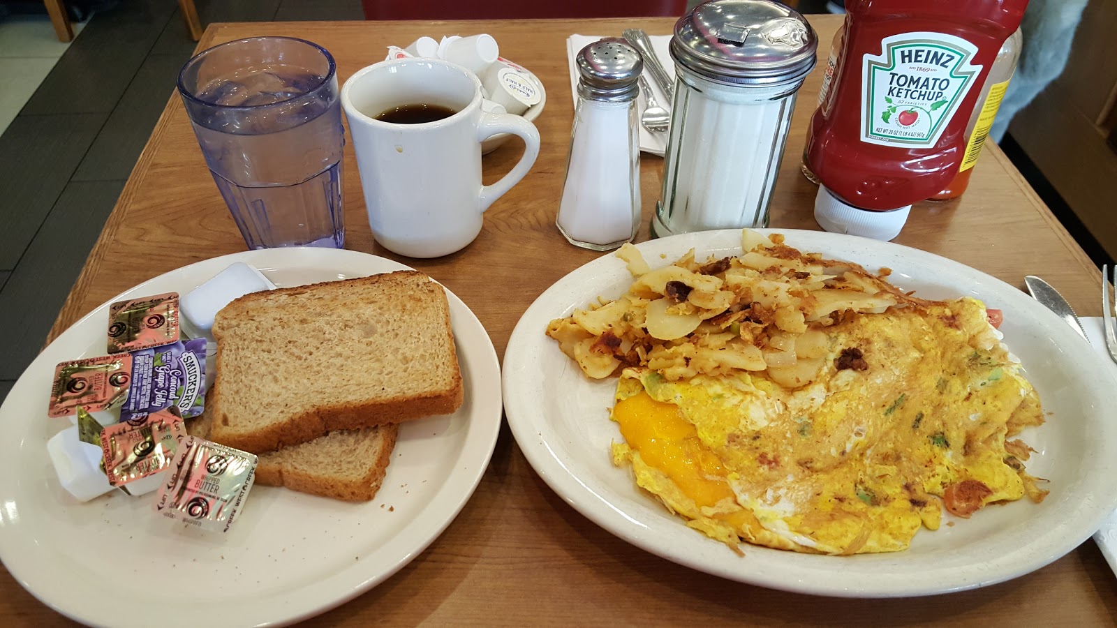 Photo of Westway Diner in New York City, New York, United States - 2 Picture of Restaurant, Food, Point of interest, Establishment, Store, Cafe