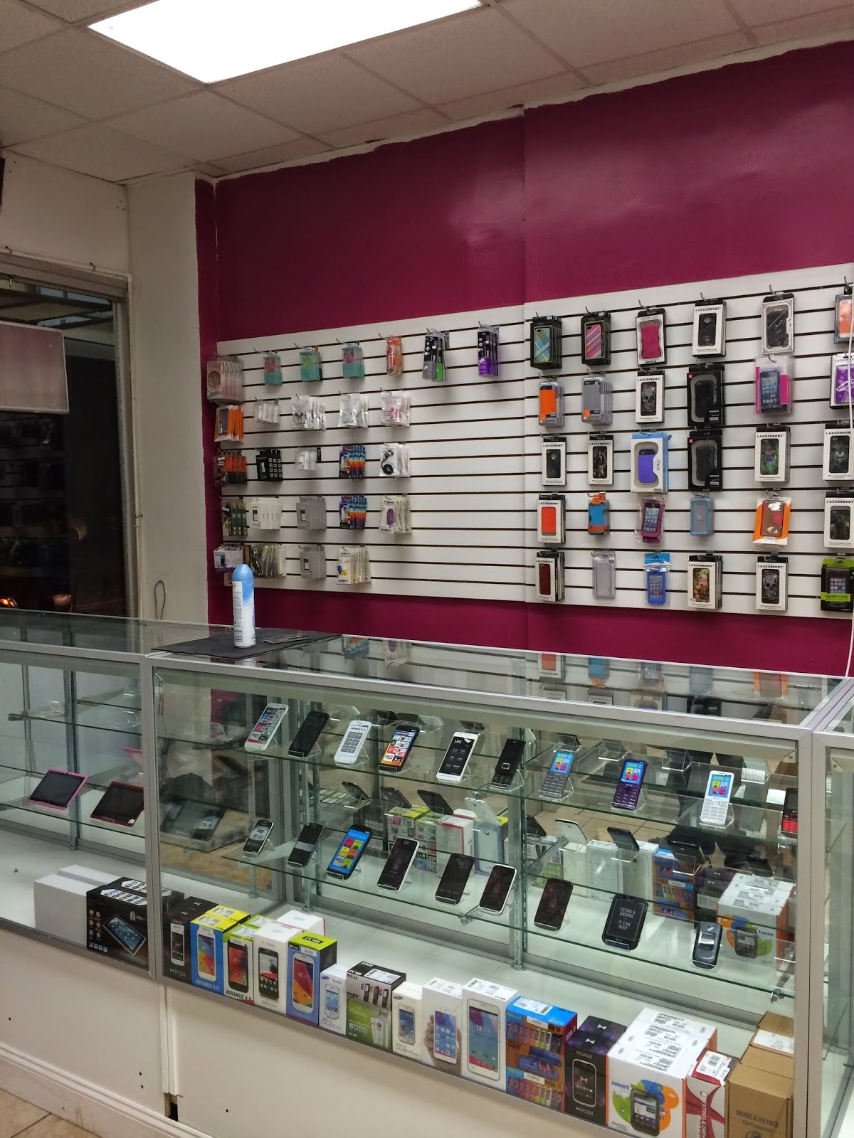 Photo of IG WIRELESS in Bronx City, New York, United States - 4 Picture of Point of interest, Establishment, Store