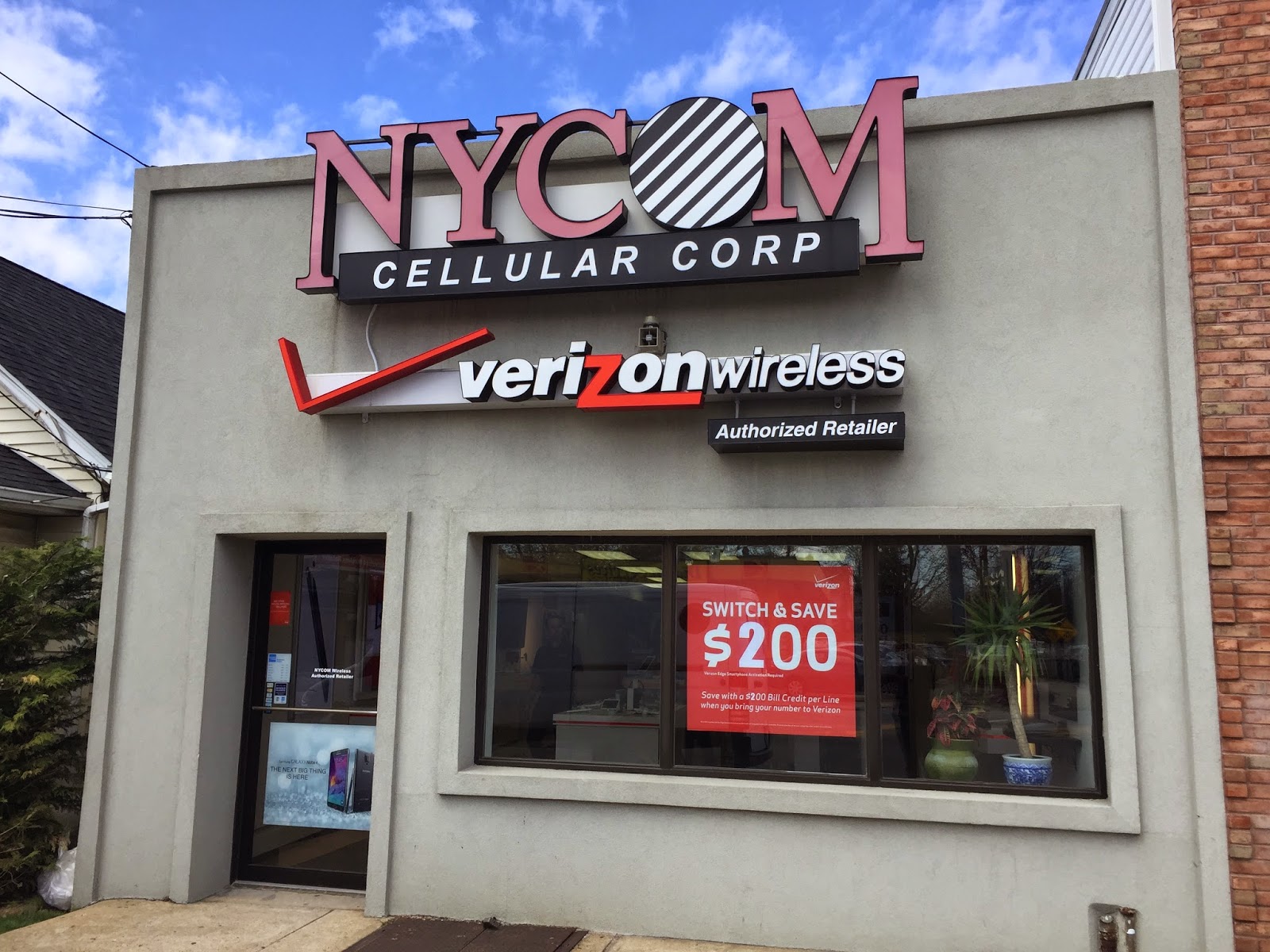 Photo of Nycom Wireless Verizon Retailer in Franklin Square City, New York, United States - 5 Picture of Point of interest, Establishment, Store