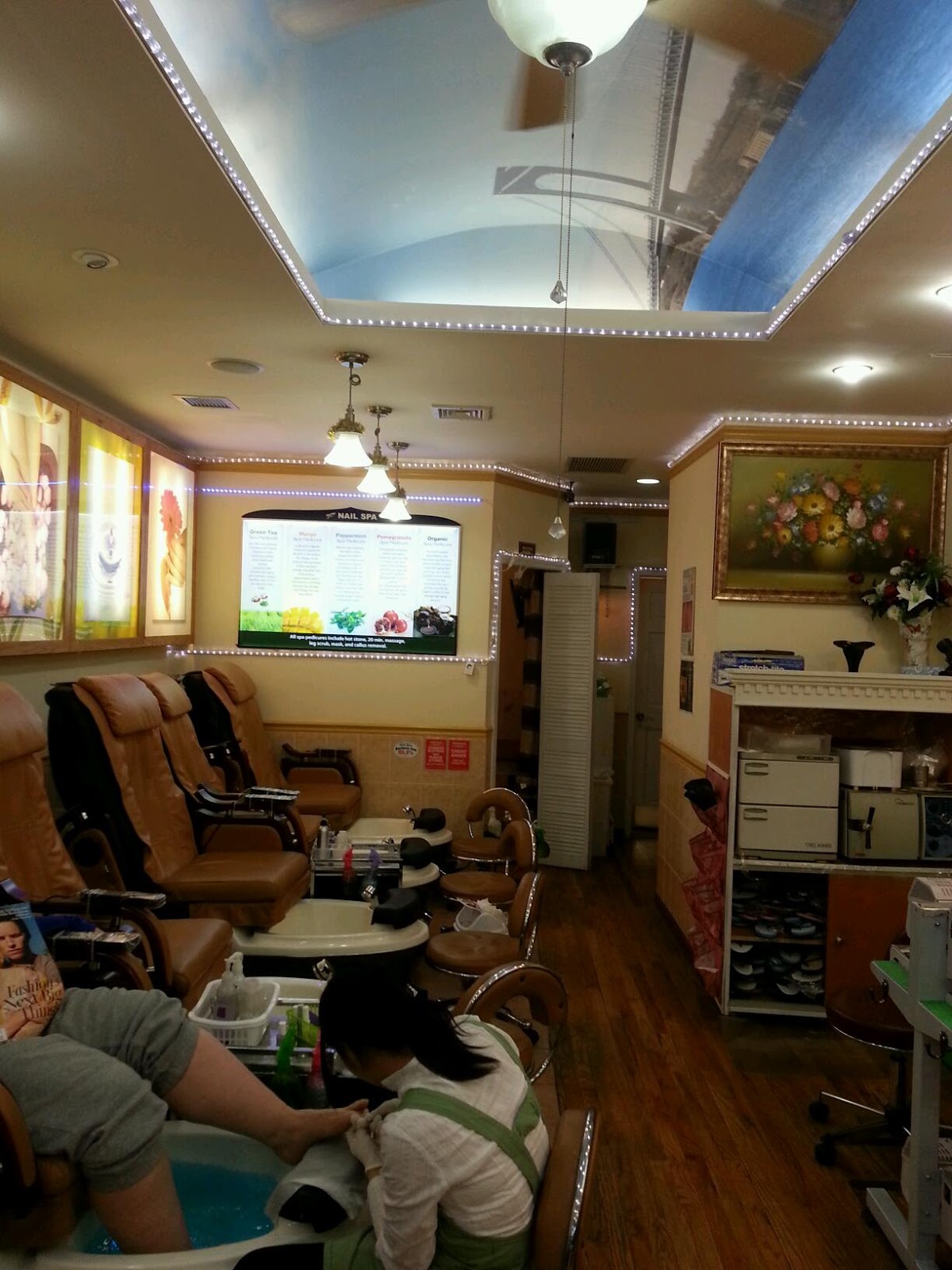 Photo of Mimi Nails in Kings County City, New York, United States - 3 Picture of Point of interest, Establishment, Beauty salon, Hair care