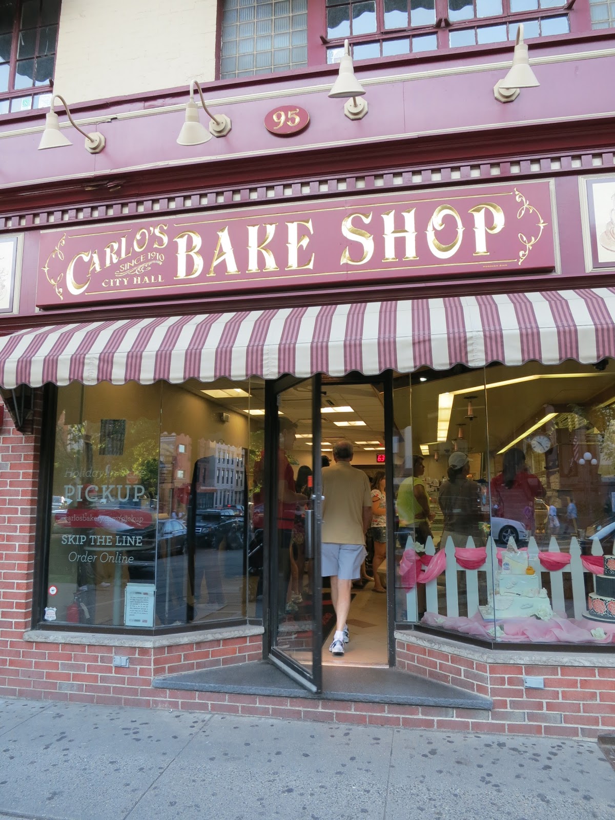 Photo of Carlo's Bakery Hoboken in Hoboken City, New Jersey, United States - 1 Picture of Food, Point of interest, Establishment, Store, Bakery