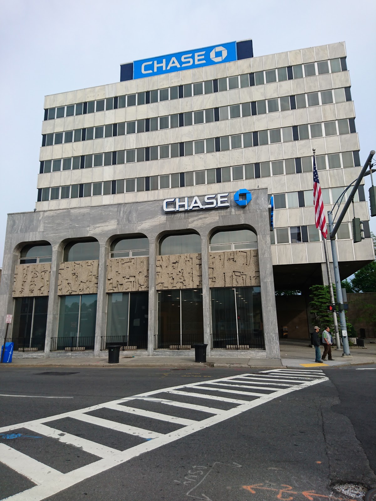 Photo of Chase Bank in New Rochelle City, New York, United States - 1 Picture of Point of interest, Establishment, Finance, Atm, Bank