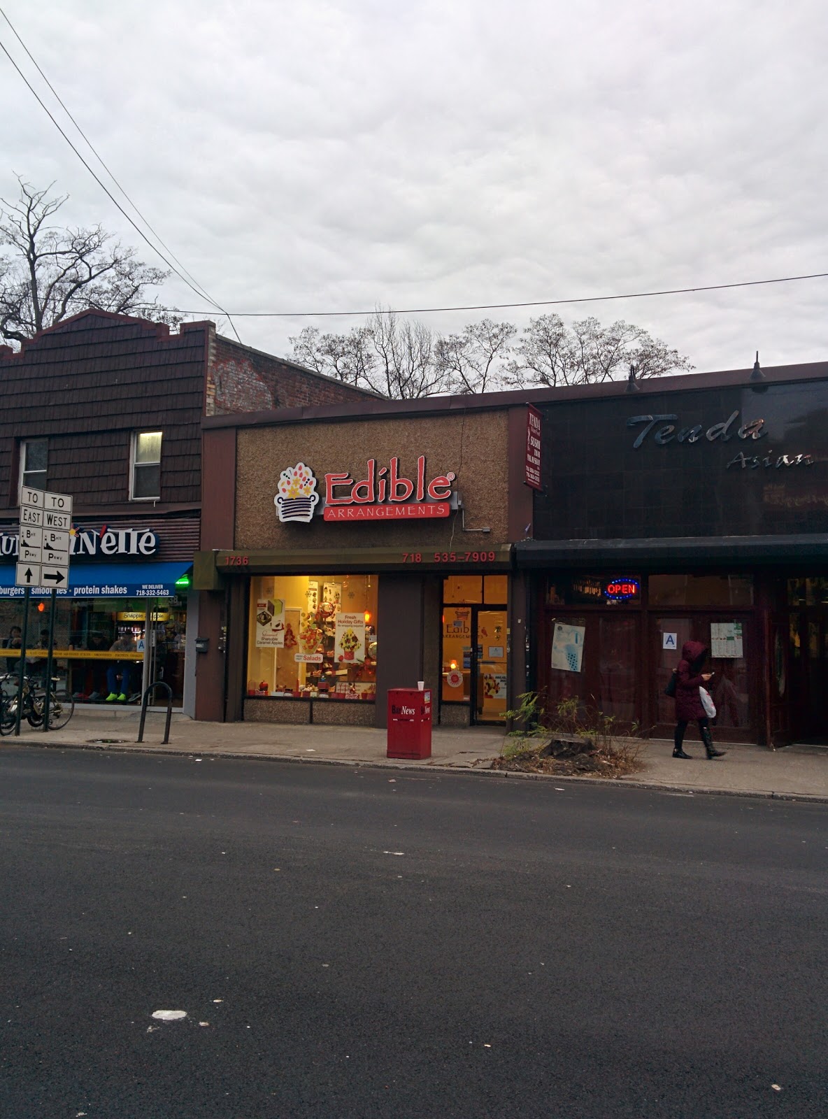 Photo of Edible Arrangements in Kings County City, New York, United States - 1 Picture of Food, Point of interest, Establishment, Store, Grocery or supermarket, Home goods store, Florist