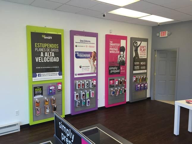 Photo of T-Mobile Simply Prepaid in Hackensack City, New Jersey, United States - 8 Picture of Point of interest, Establishment, Store