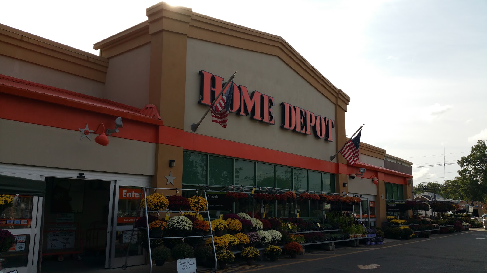 Photo of The Home Depot in Elizabeth City, New Jersey, United States - 2 Picture of Point of interest, Establishment, Store, Home goods store, Furniture store, Hardware store