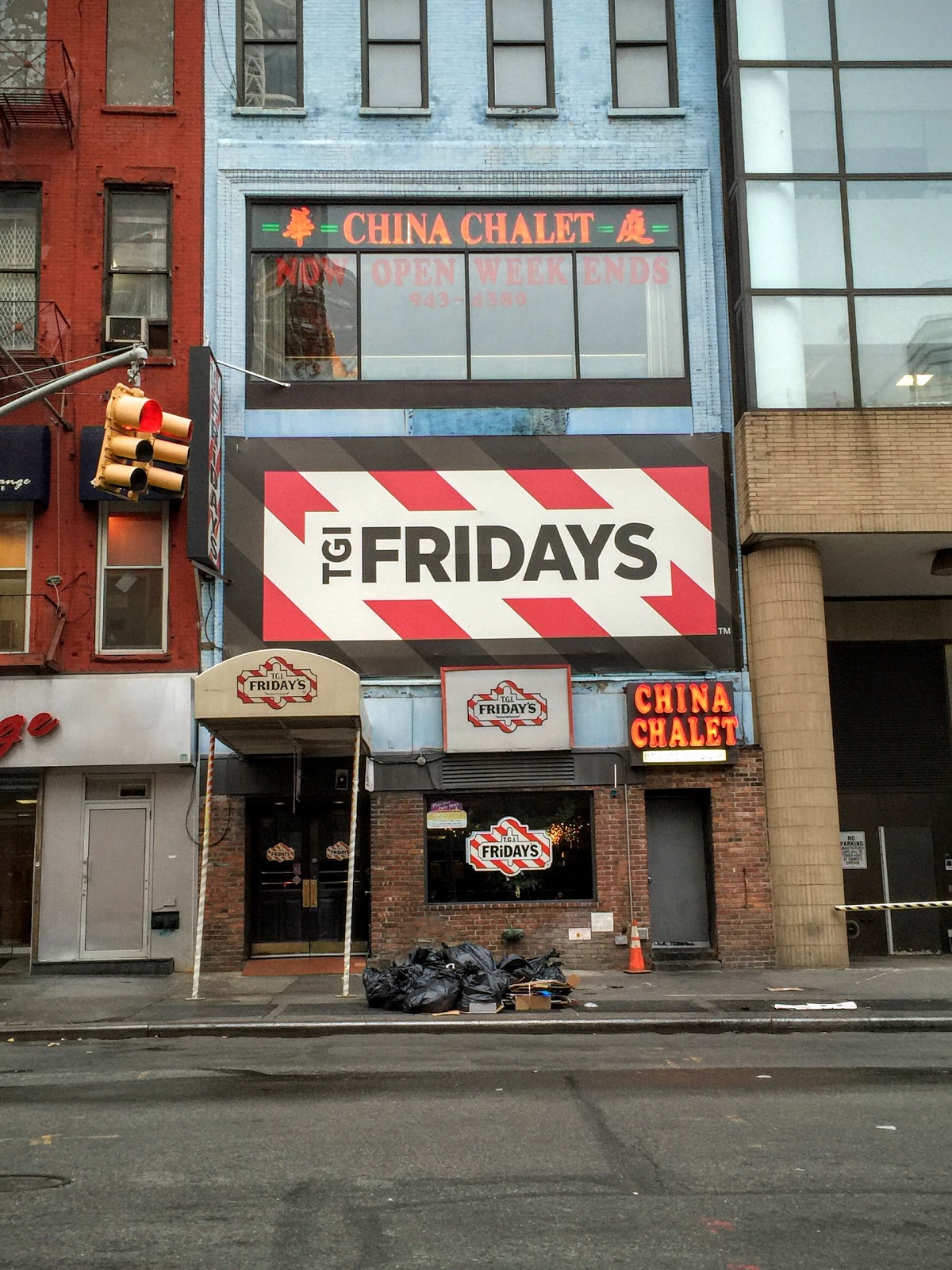 Photo of TGI Fridays in New York City, New York, United States - 1 Picture of Restaurant, Food, Point of interest, Establishment, Meal takeaway, Bar