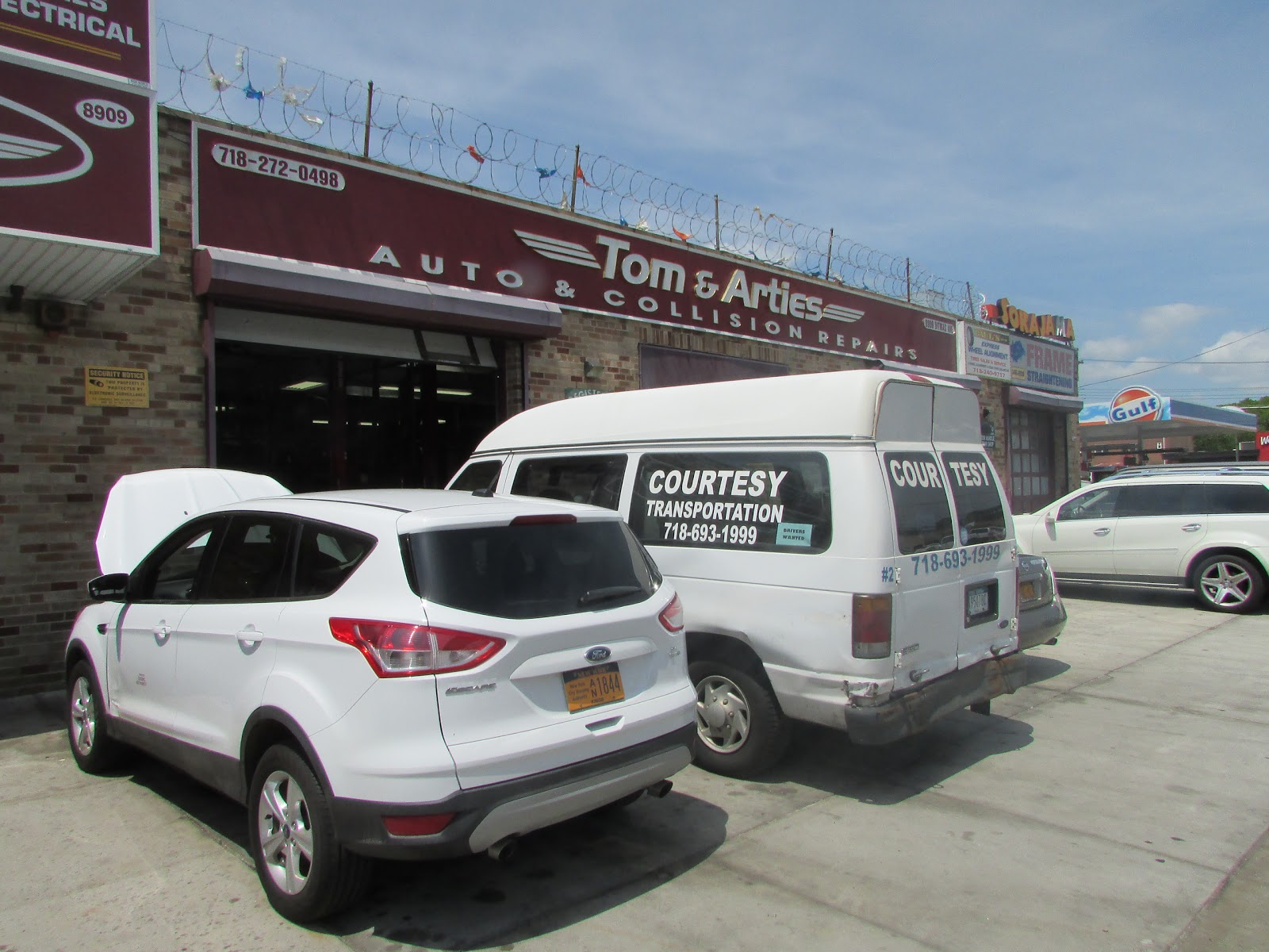 Photo of Tom & Artie Auto and Collision Repairs in Brooklyn City, New York, United States - 2 Picture of Point of interest, Establishment, Store, Car repair
