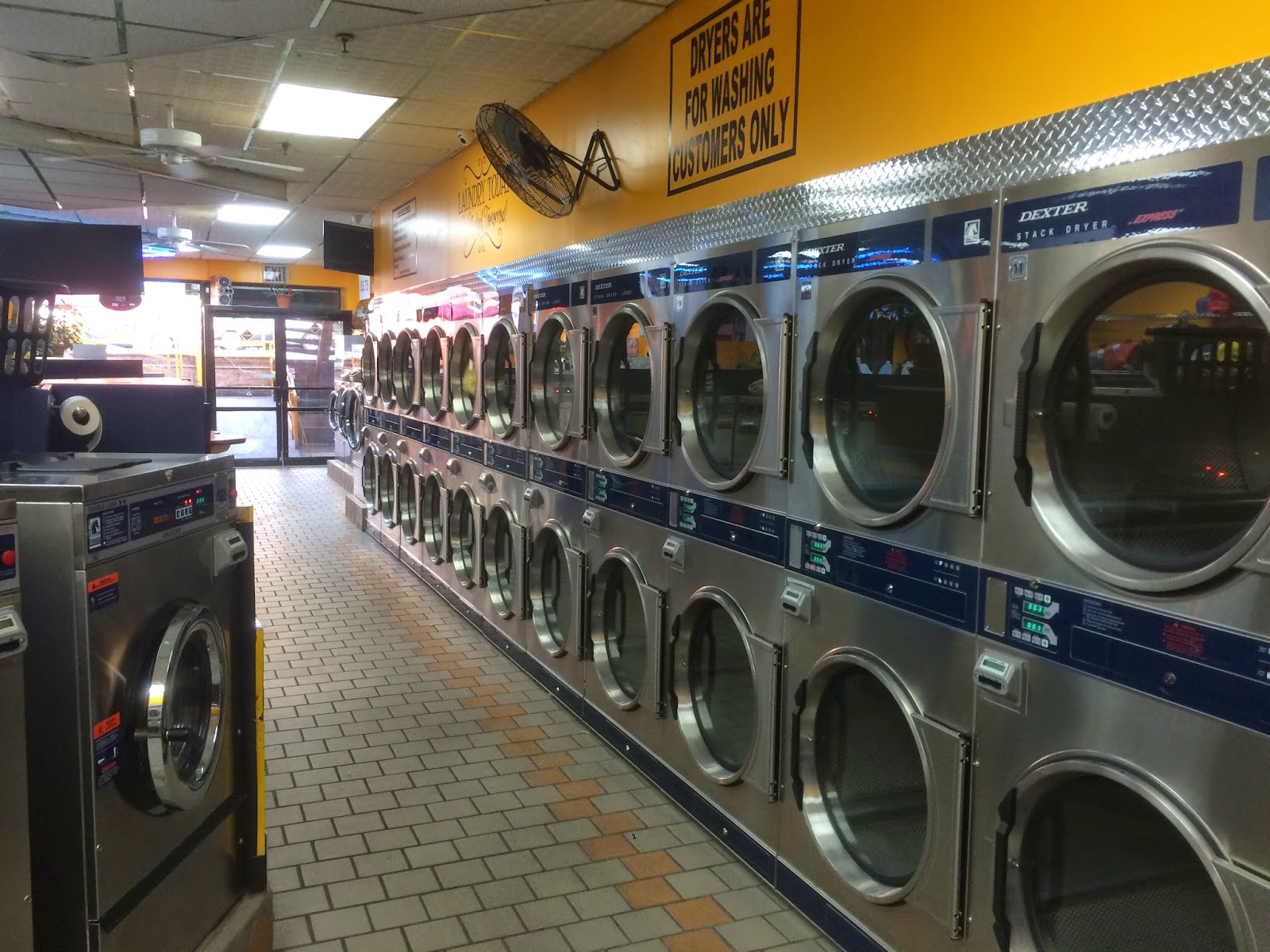 Photo of EXPRESS 1 LAUNDROMAT in Queens City, New York, United States - 1 Picture of Point of interest, Establishment, Laundry