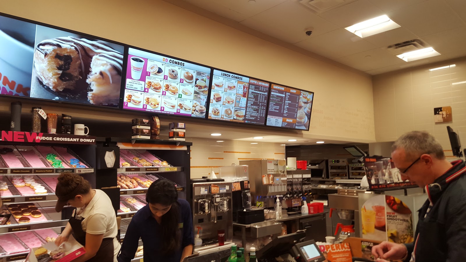 Photo of Dunkin' Donuts in Elizabeth City, New Jersey, United States - 2 Picture of Restaurant, Food, Point of interest, Establishment, Store, Cafe, Bar, Bakery