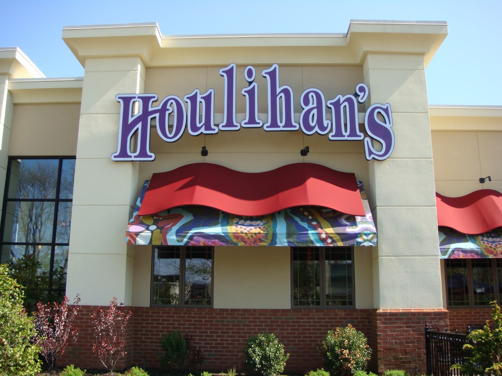 Photo of Houlihan's in Paramus City, New Jersey, United States - 1 Picture of Restaurant, Food, Point of interest, Establishment, Bar, Night club