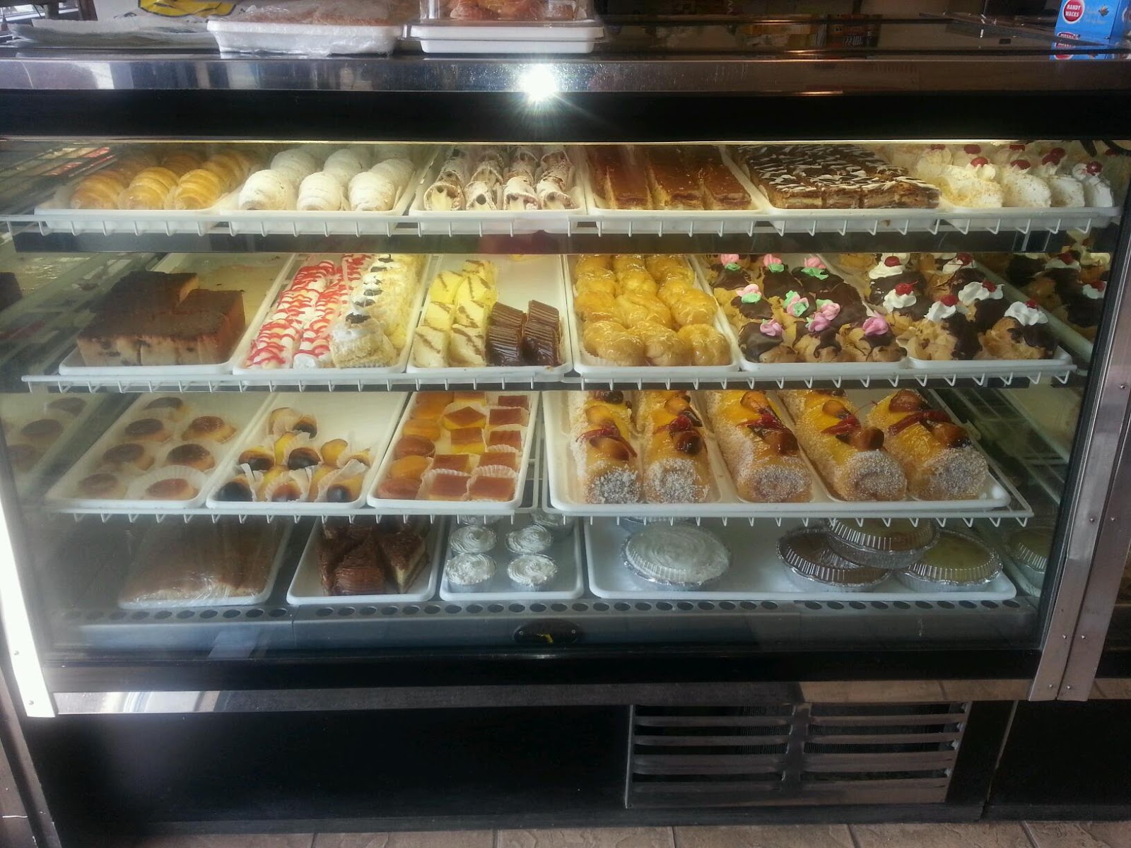 Photo of Papito & Apos S Cuban Bakery in Teaneck City, New Jersey, United States - 3 Picture of Food, Point of interest, Establishment, Store, Bakery