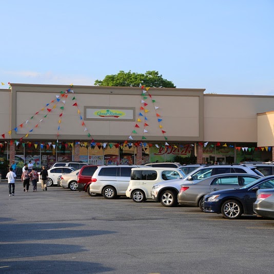 Photo of Good Fortune Supermarket - Parsons in Flushing City, New York, United States - 1 Picture of Food, Point of interest, Establishment, Store, Grocery or supermarket