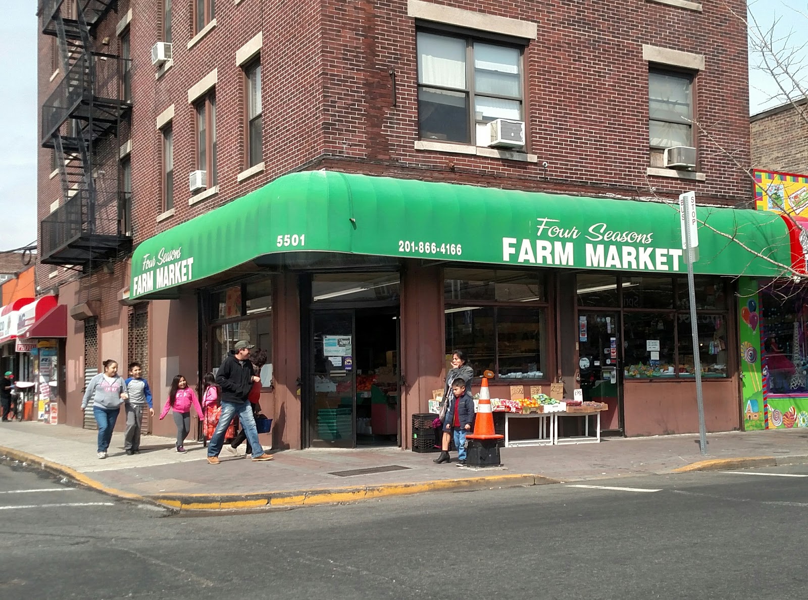 Photo of Four Seasons Farm Market in West New York City, New Jersey, United States - 1 Picture of Food, Point of interest, Establishment, Store, Grocery or supermarket