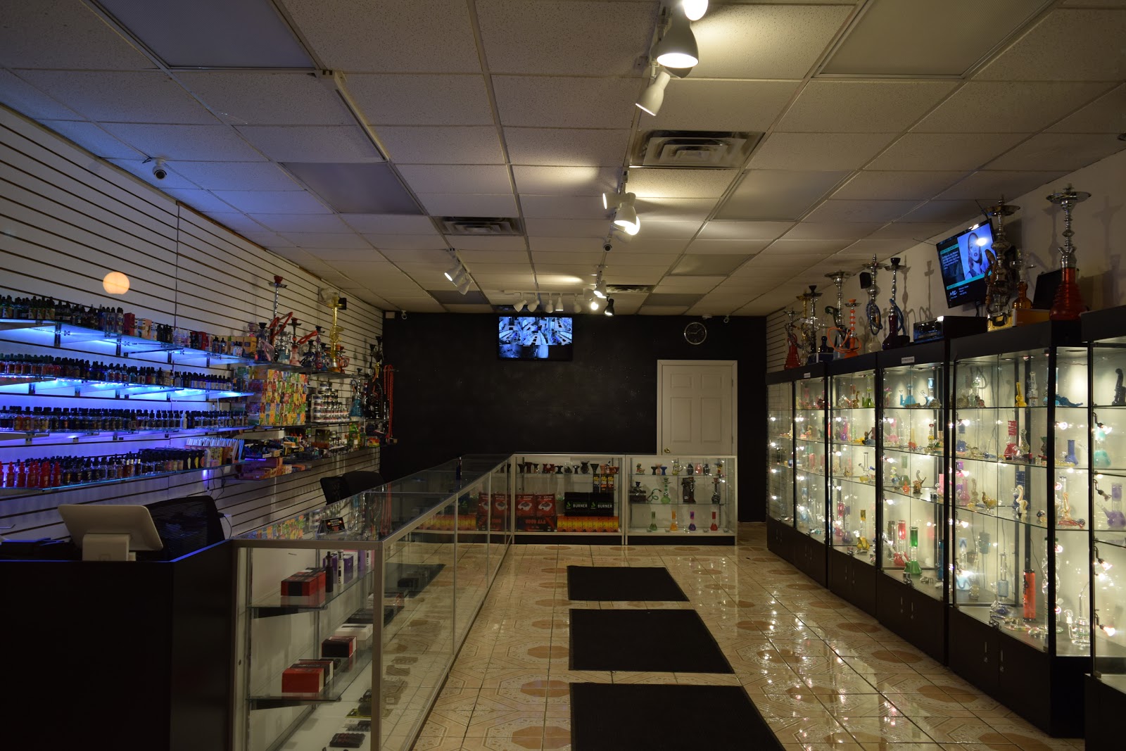 Photo of Smoker's Heaven Smoke & Vape Shop Jersey City in Jersey City, New Jersey, United States - 4 Picture of Point of interest, Establishment, Store