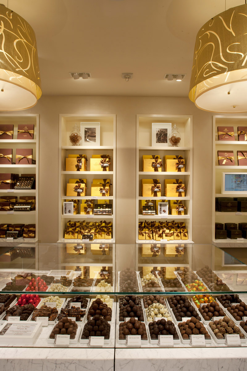 Photo of Godiva Chocolatier - 7th Avenue in New York City, New York, United States - 2 Picture of Food, Point of interest, Establishment, Store