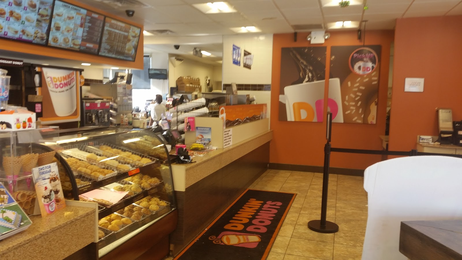 Photo of Dunkin' Donuts in Little Neck City, New York, United States - 1 Picture of Restaurant, Food, Point of interest, Establishment, Store, Cafe, Bar, Bakery