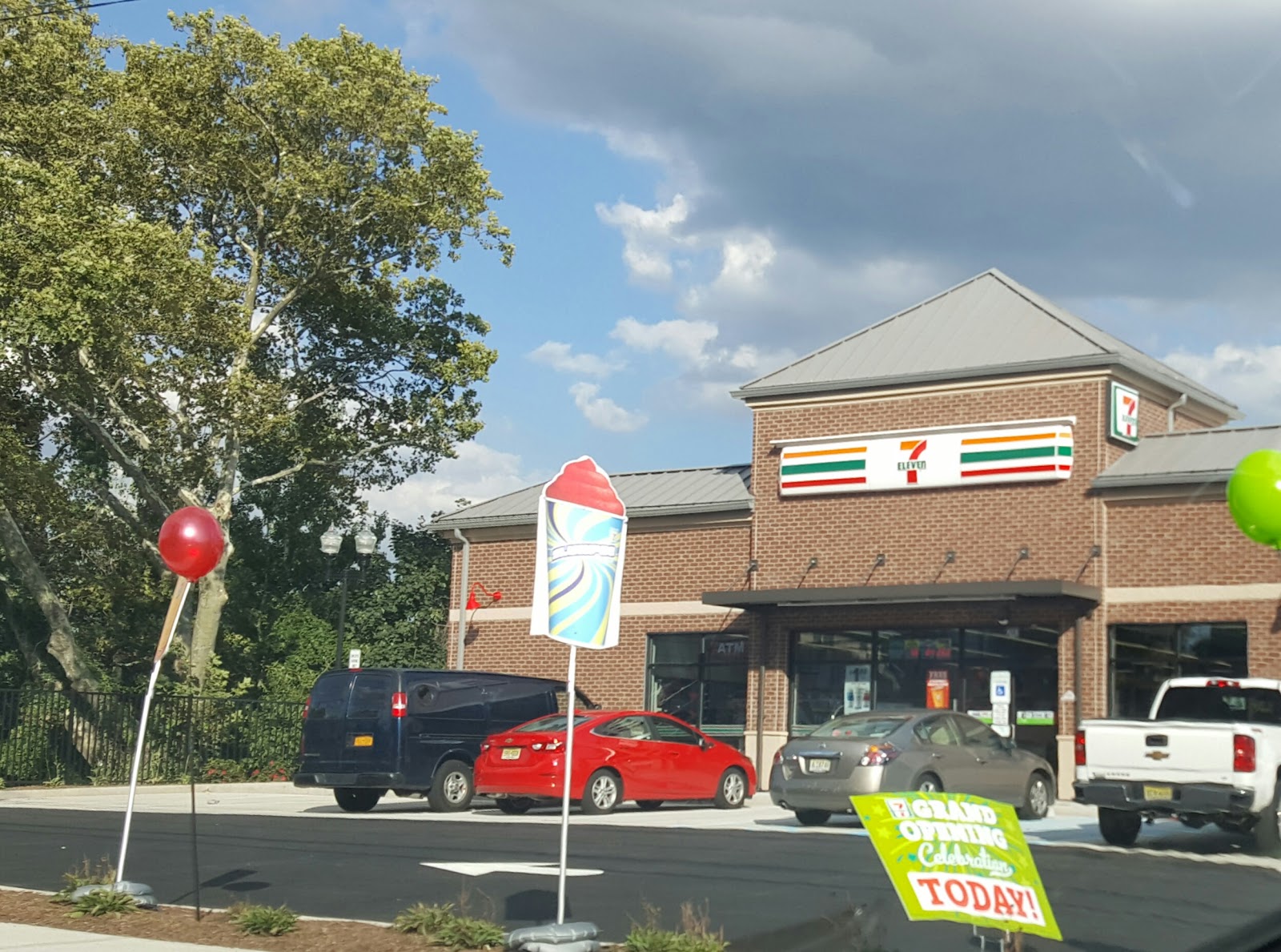Photo of 7 Eleven in Hasbrouck Heights City, New Jersey, United States - 4 Picture of Food, Point of interest, Establishment, Store, Convenience store