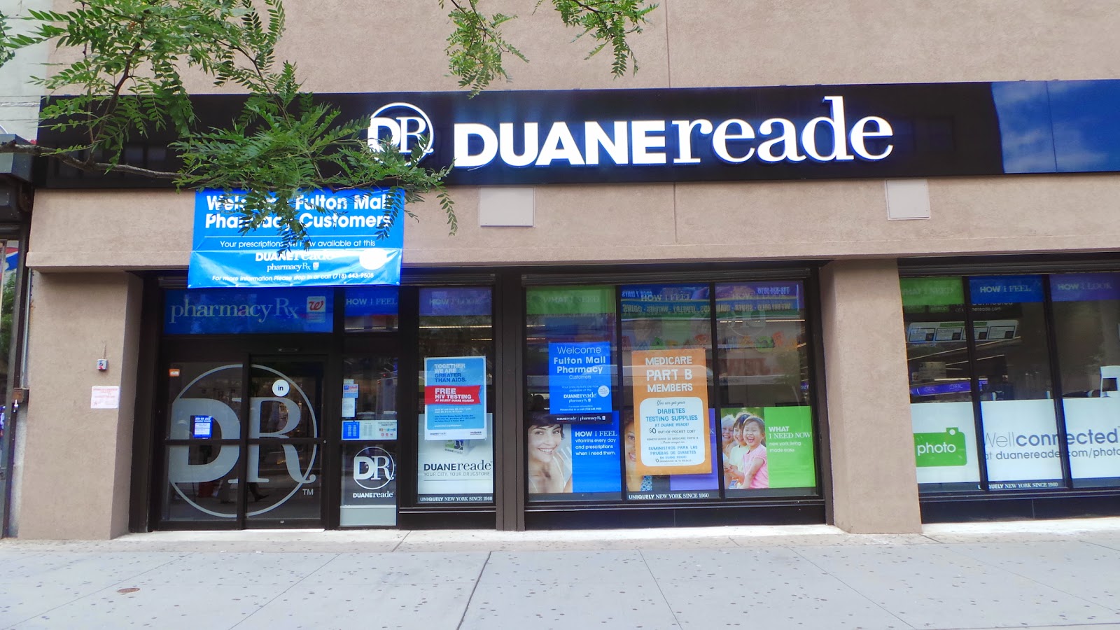 Photo of Duane Reade in Kings County City, New York, United States - 1 Picture of Food, Point of interest, Establishment, Store, Health, Convenience store, Home goods store, Clothing store, Electronics store