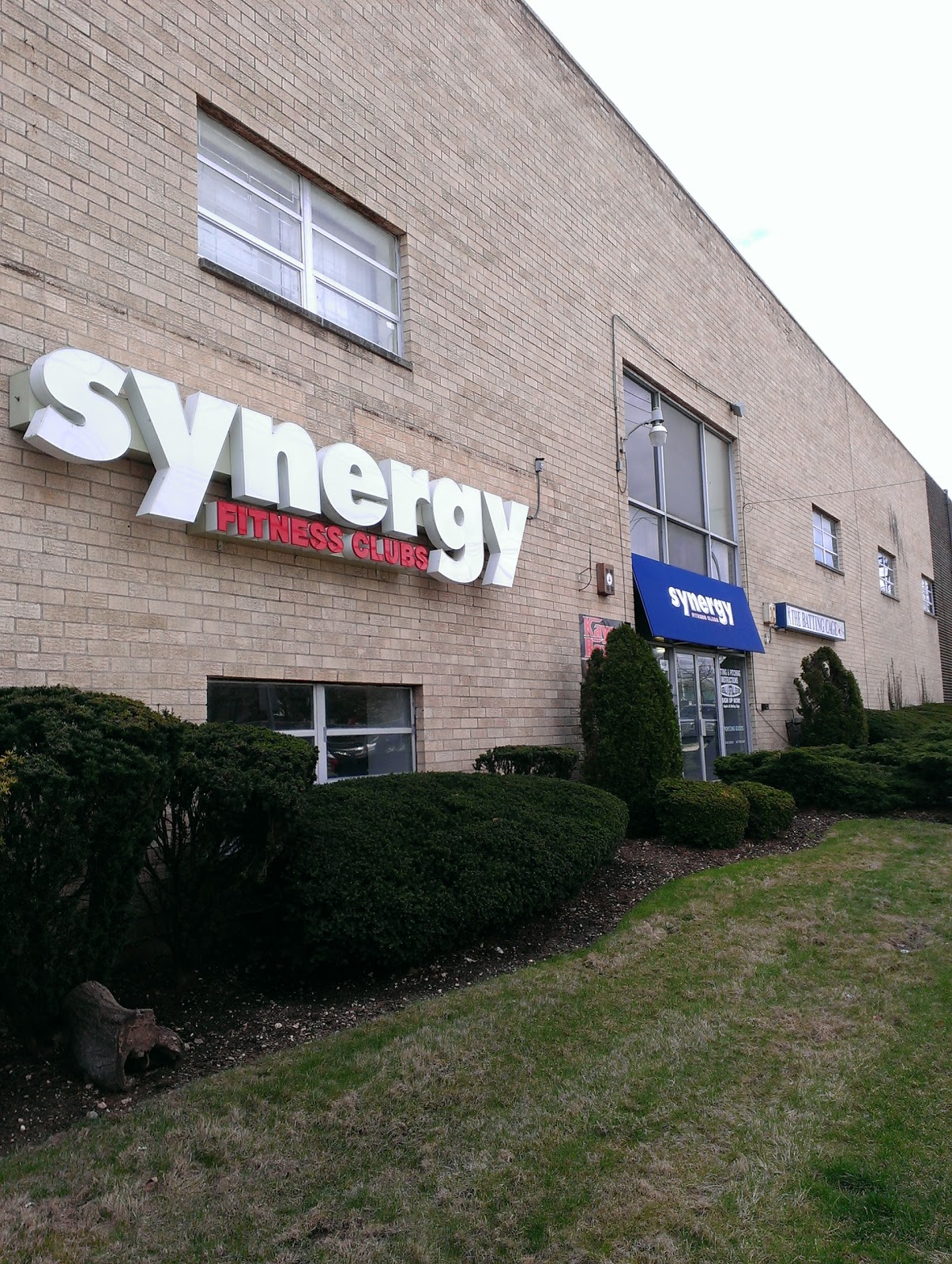 Photo of Synergy Fitness Clubs (Garden City) in New Hyde Park City, New York, United States - 2 Picture of Point of interest, Establishment, Health, Gym