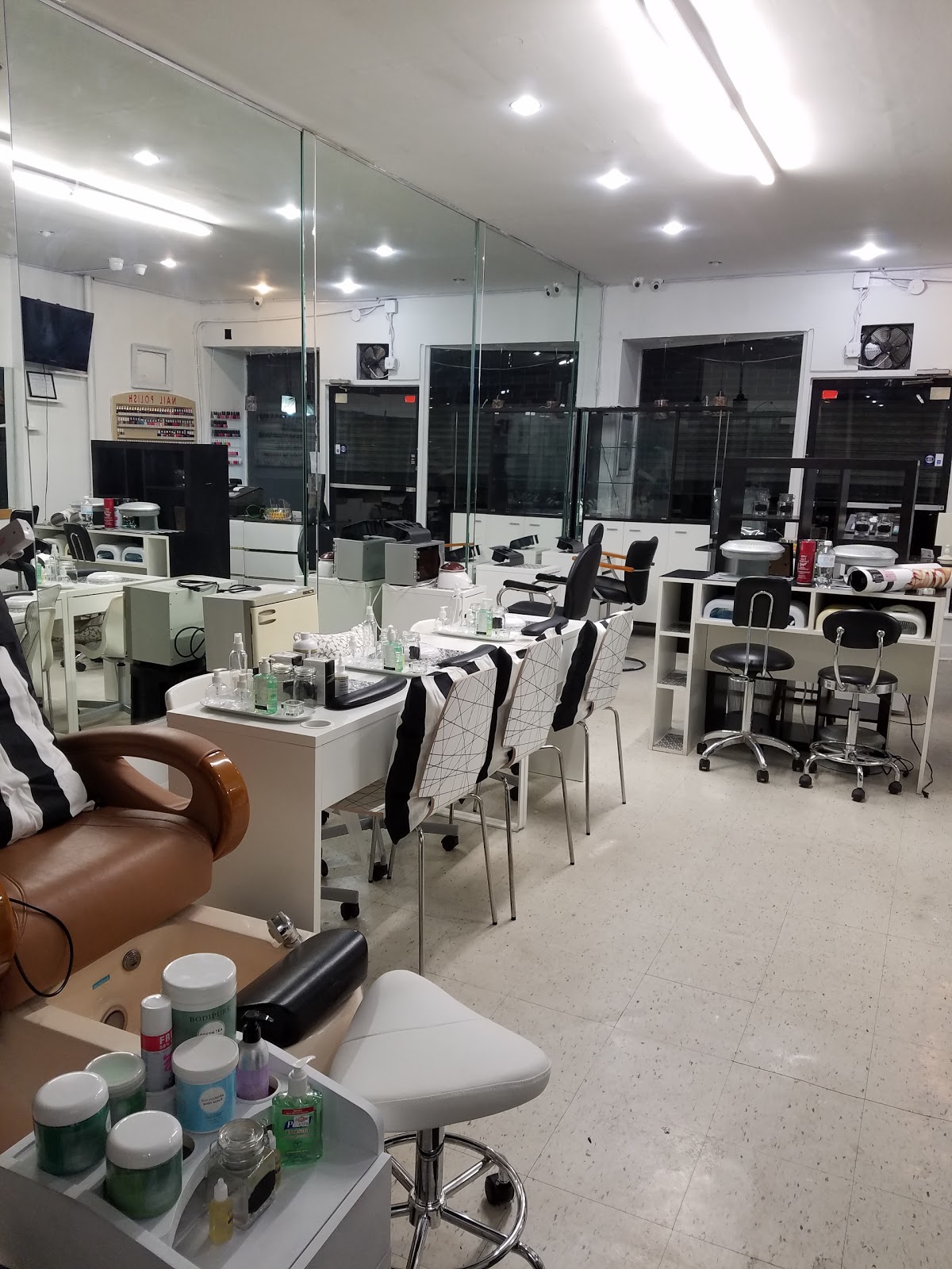 Photo of Brandmerk Center - Image, Style, Etiquette & Training - FULL SERVICE BEAUTY SALON in Queens City, New York, United States - 6 Picture of Point of interest, Establishment, Spa, Beauty salon