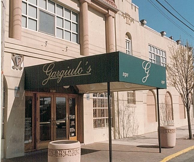 Photo of Gargiulo's in Brooklyn City, New York, United States - 2 Picture of Restaurant, Food, Point of interest, Establishment, Bar