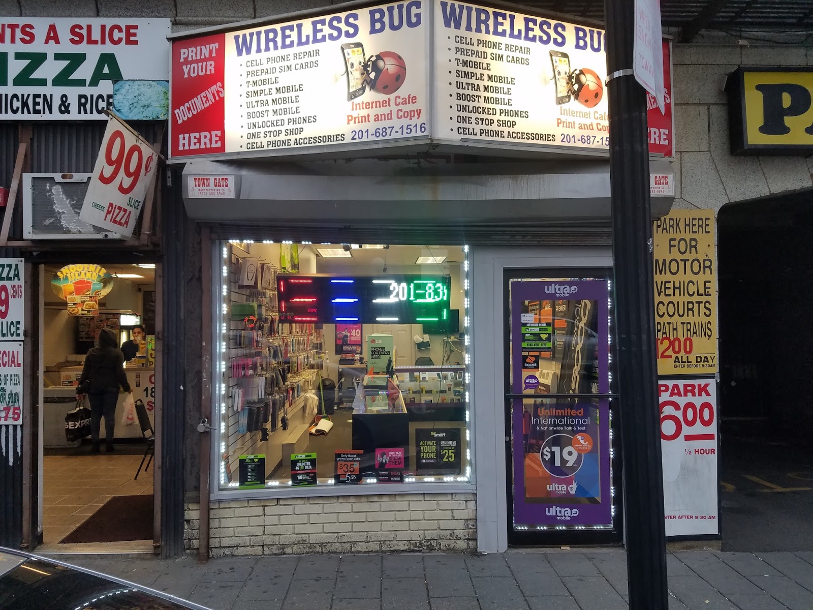 Photo of WIRELESS BUG BOOST MOBILE in Jersey City, New Jersey, United States - 2 Picture of Point of interest, Establishment, Store