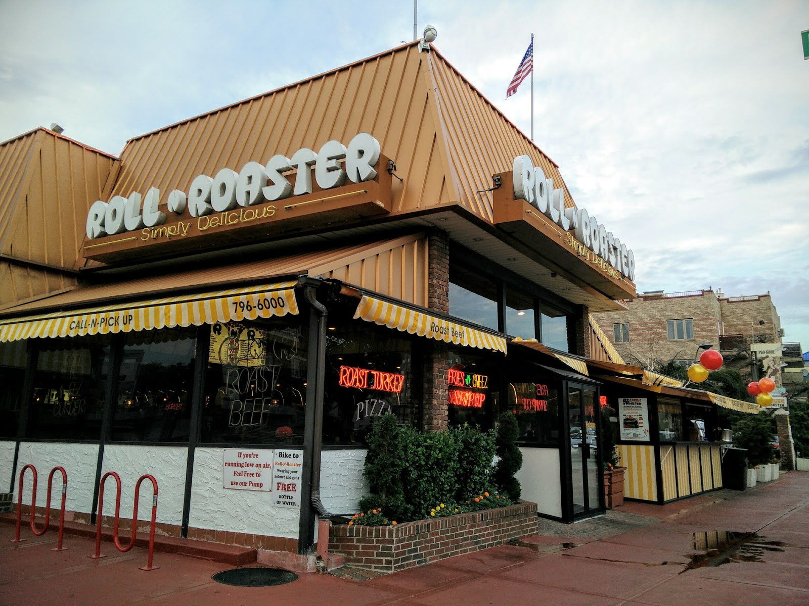 Photo of Roll N Roaster in Brooklyn City, New York, United States - 9 Picture of Restaurant, Food, Point of interest, Establishment