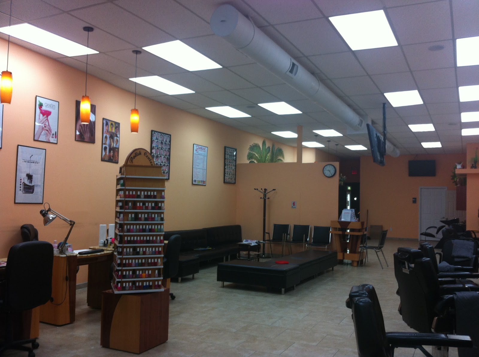 Photo of Jaime Carlos Barbershop & Beauty Salon in Hackensack City, New Jersey, United States - 10 Picture of Point of interest, Establishment, Health, Beauty salon, Hair care