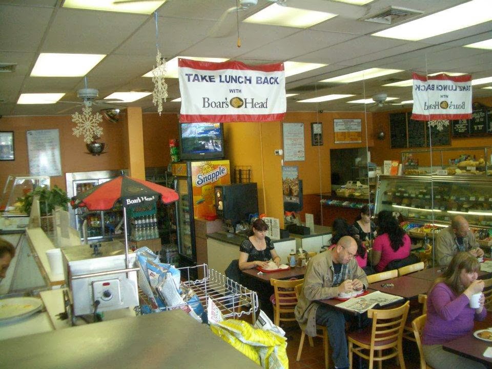 Photo of Country Park Sandwich Shoppe in Westbury City, New York, United States - 3 Picture of Restaurant, Food, Point of interest, Establishment, Store, Meal takeaway