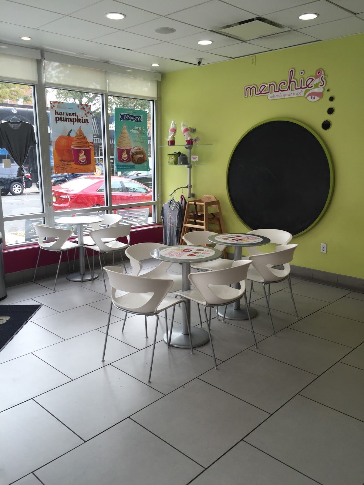 Photo of Menchie's Frozen Yogurt in Bronx City, New York, United States - 6 Picture of Food, Point of interest, Establishment, Store