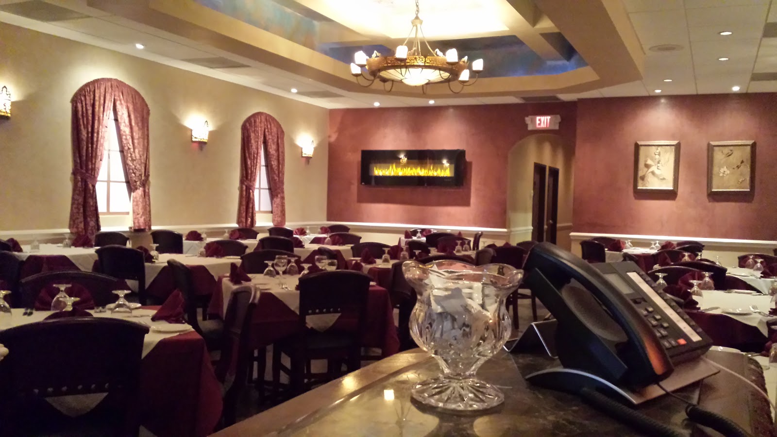 Photo of Stefano's Restaurant in Pompton Plains City, New Jersey, United States - 2 Picture of Restaurant, Food, Point of interest, Establishment