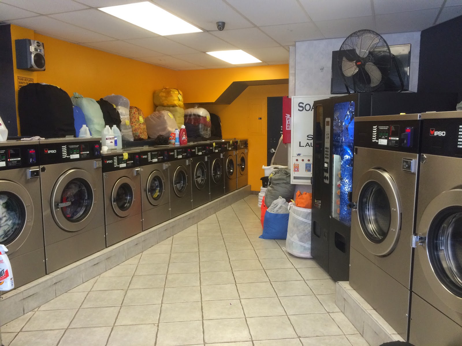 Photo of Express 1 Laundromat in New York City, New York, United States - 2 Picture of Point of interest, Establishment, Laundry