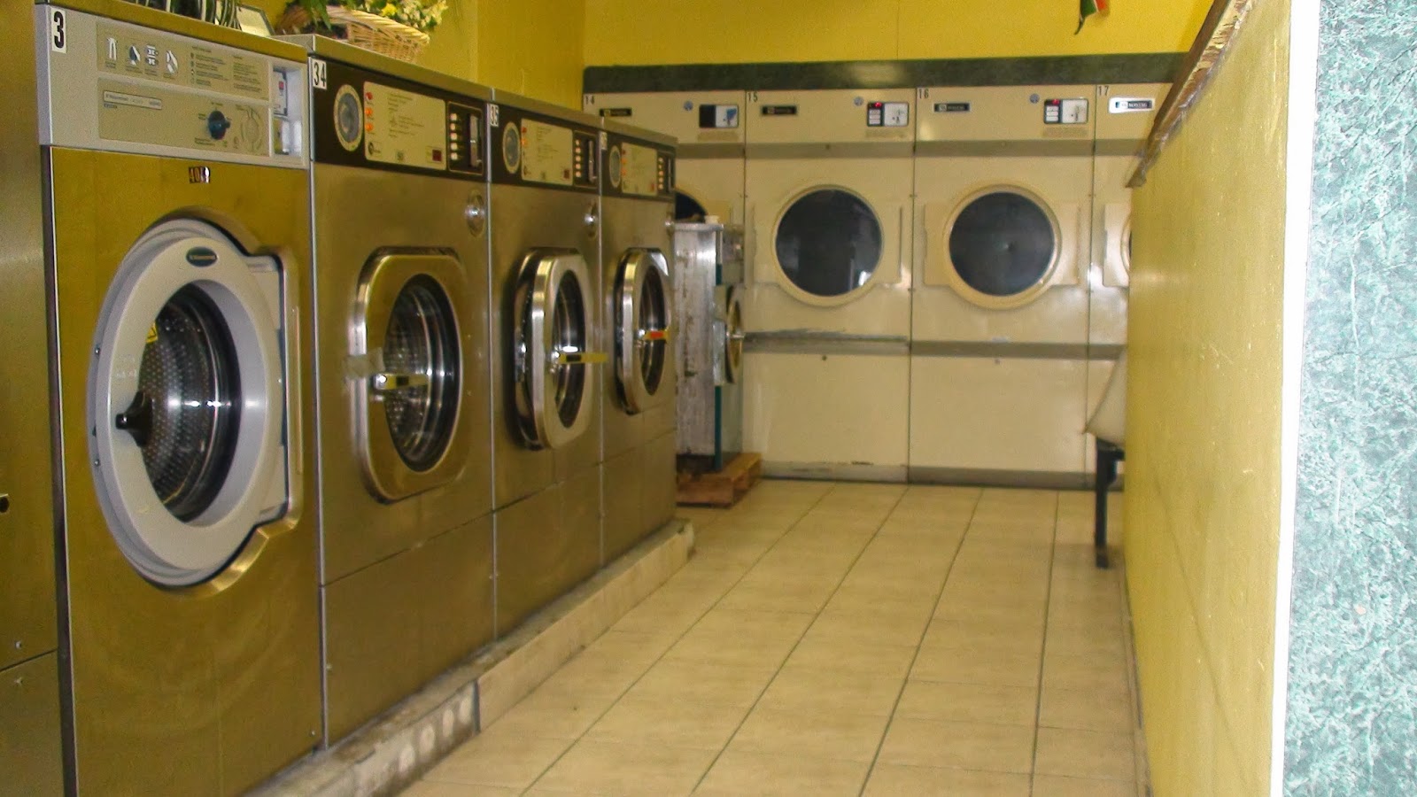 Photo of Hollywood Laundromat in Hillside City, New Jersey, United States - 8 Picture of Point of interest, Establishment, Laundry