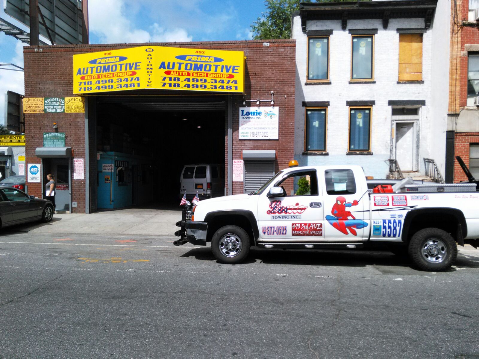 Photo of louie 24 hour emergency tow -repair brooklyn ny in Kings County City, New York, United States - 2 Picture of Point of interest, Establishment