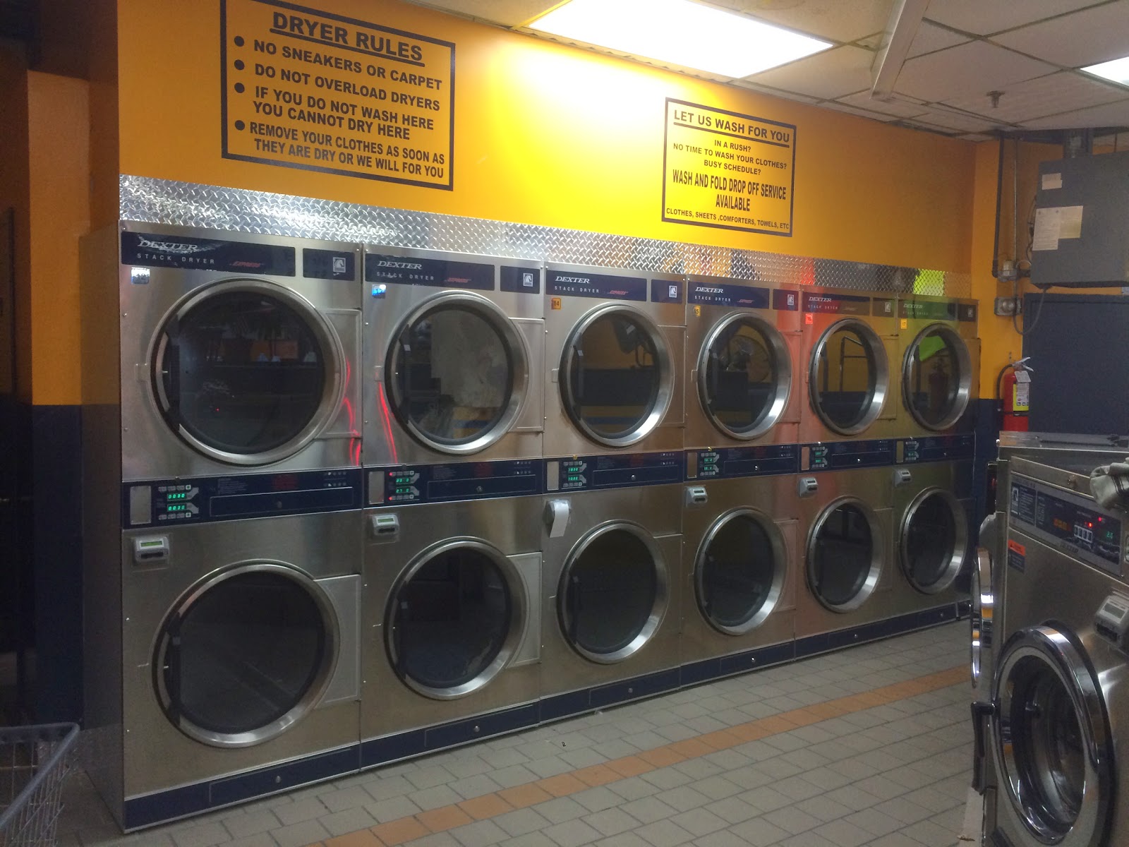 Photo of Express 1 Laundromat in Queens City, New York, United States - 5 Picture of Point of interest, Establishment, Laundry