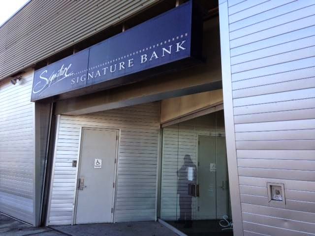 Photo of Signature Bank in Bronx City, New York, United States - 1 Picture of Point of interest, Establishment, Finance, Atm, Bank