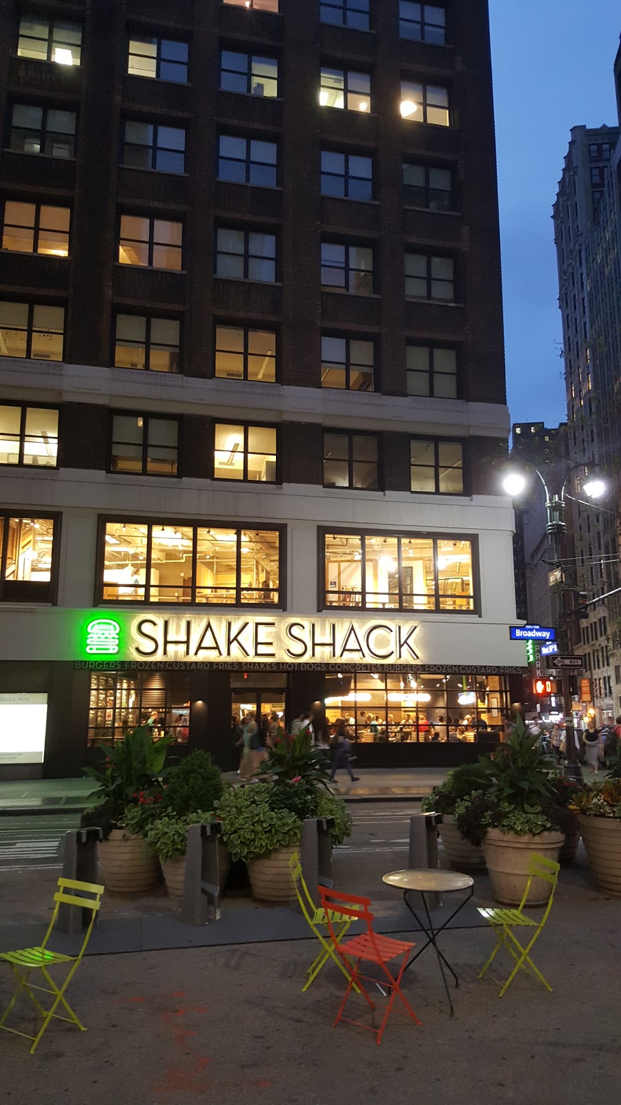 Photo of Shake Shack in New York City, New York, United States - 3 Picture of Restaurant, Food, Point of interest, Establishment