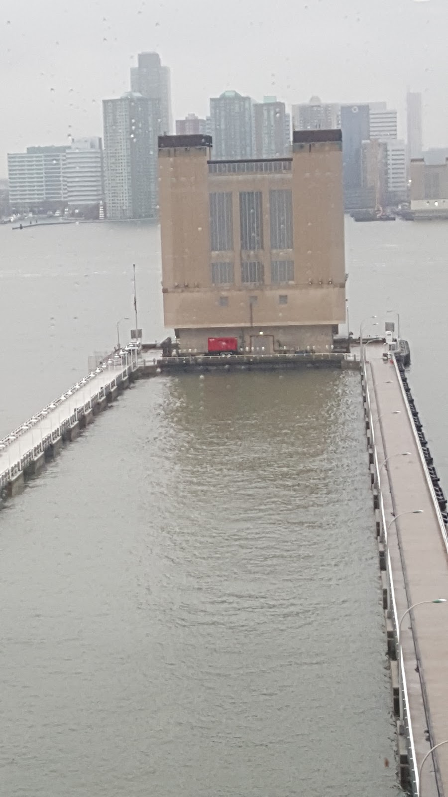 Photo of Hudson River Park Tennis Courts in New York City, New York, United States - 1 Picture of Point of interest, Establishment