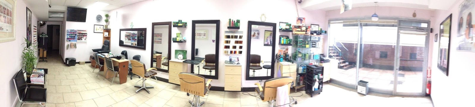 Photo of Mirage Beauty Salon in Queens City, New York, United States - 3 Picture of Point of interest, Establishment, Beauty salon