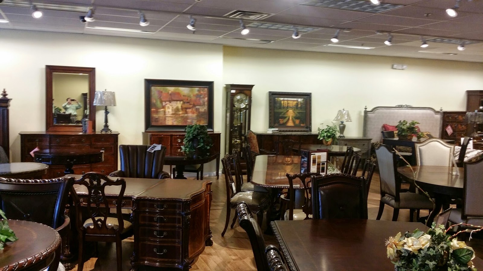 Photo of Mahogany and More in Paramus City, New Jersey, United States - 9 Picture of Point of interest, Establishment, Store, Home goods store, Furniture store