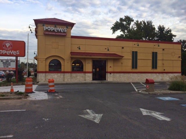 Photo of Popeyes Louisiana Kitchen in Little Ferry City, New Jersey, United States - 3 Picture of Restaurant, Food, Point of interest, Establishment