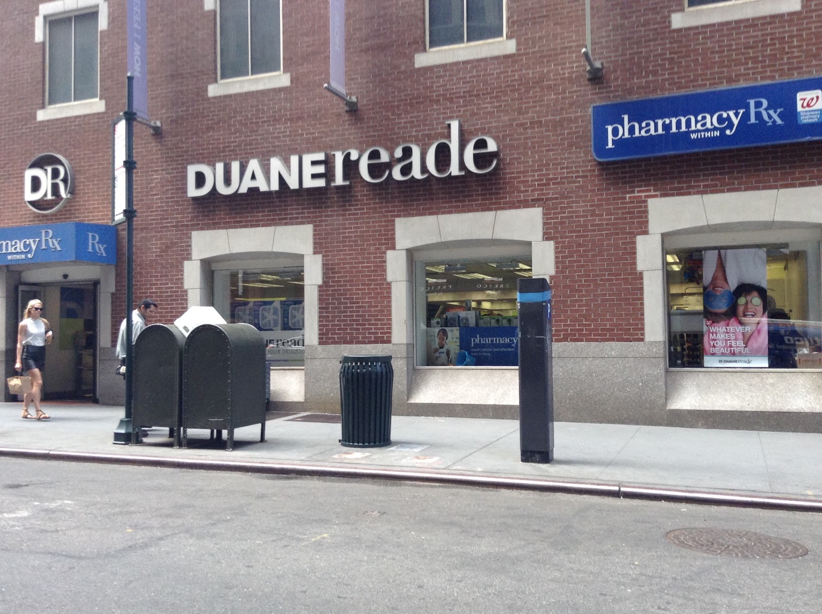 Photo of Duane Reade in New York City, New York, United States - 1 Picture of Food, Point of interest, Establishment, Store, Health, Convenience store, Home goods store, Clothing store, Electronics store