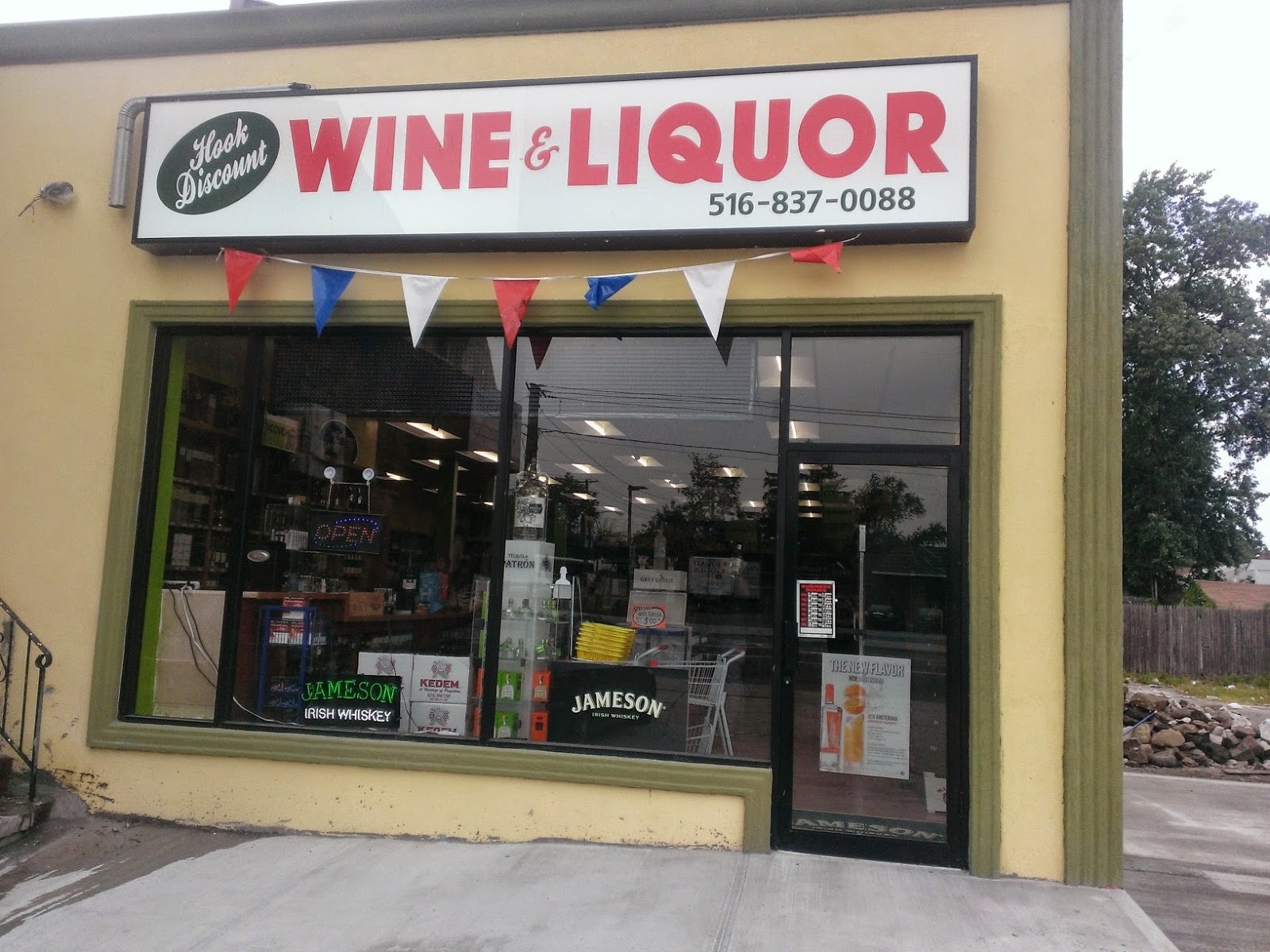 Photo of HOOK DISCOUNT WINE & LIQUOR VALLEY STREAM in Valley Stream City, New York, United States - 3 Picture of Point of interest, Establishment, Store, Liquor store