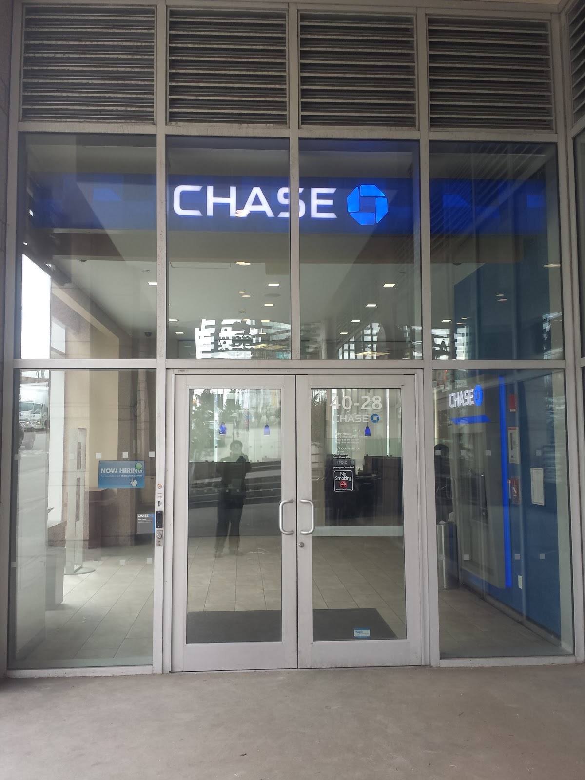 Photo of Chase Bank in Queens City, New York, United States - 4 Picture of Point of interest, Establishment, Finance, Atm, Bank