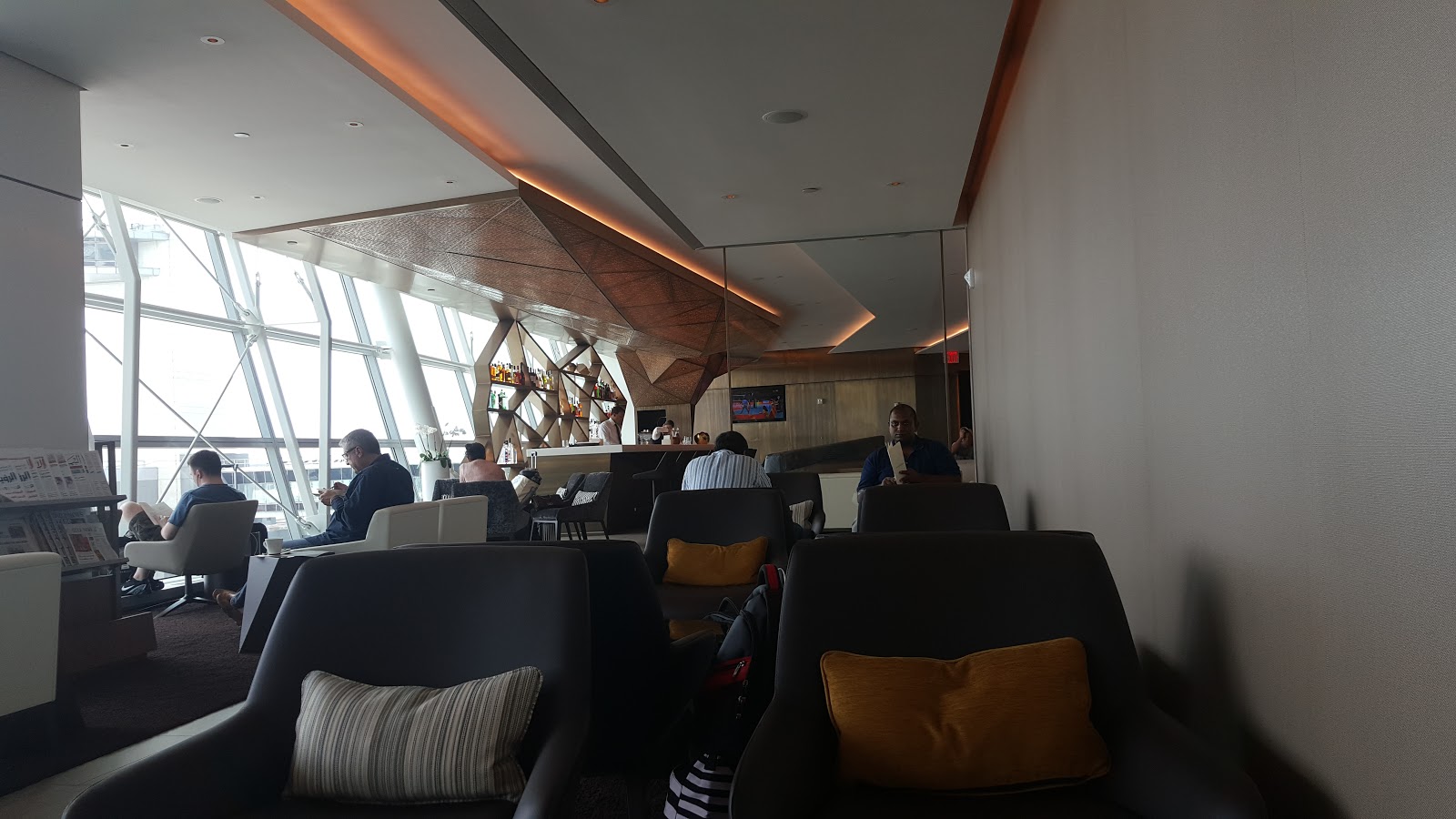 Photo of Etihad Airways First and Business Class Lounge in New York City, New York, United States - 7 Picture of Point of interest, Establishment, Bar, Night club