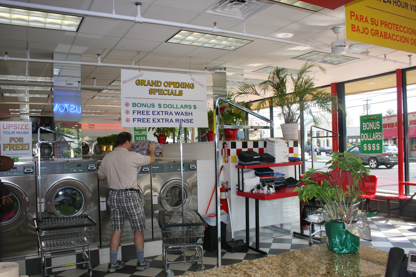 Photo of Earlybird Laundromat in Teaneck City, New Jersey, United States - 3 Picture of Point of interest, Establishment, Laundry