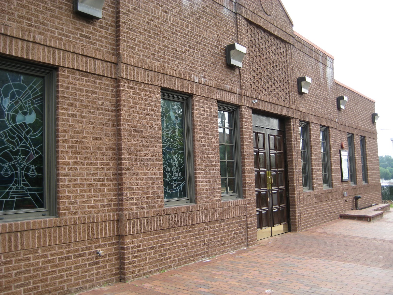 Photo of The Roslyn Synagogue in Roslyn Heights City, New York, United States - 2 Picture of Point of interest, Establishment, Place of worship, Synagogue