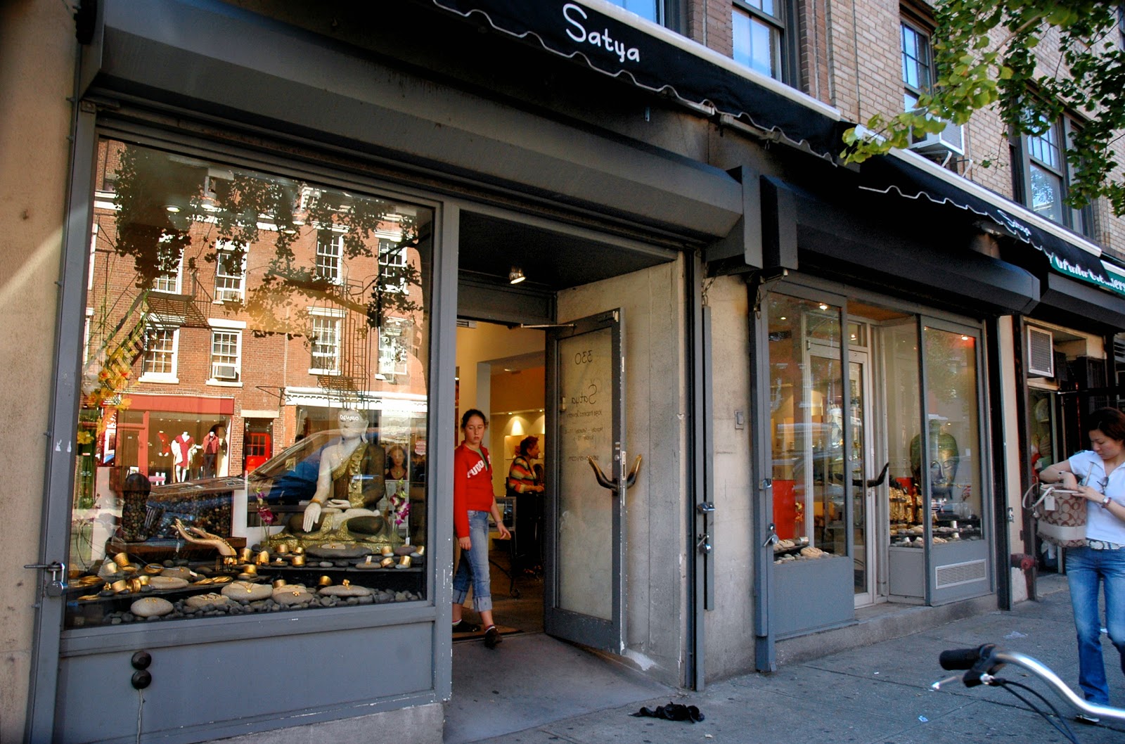 Photo of Satya Jewelry in New York City, New York, United States - 2 Picture of Point of interest, Establishment, Store, Jewelry store, Clothing store