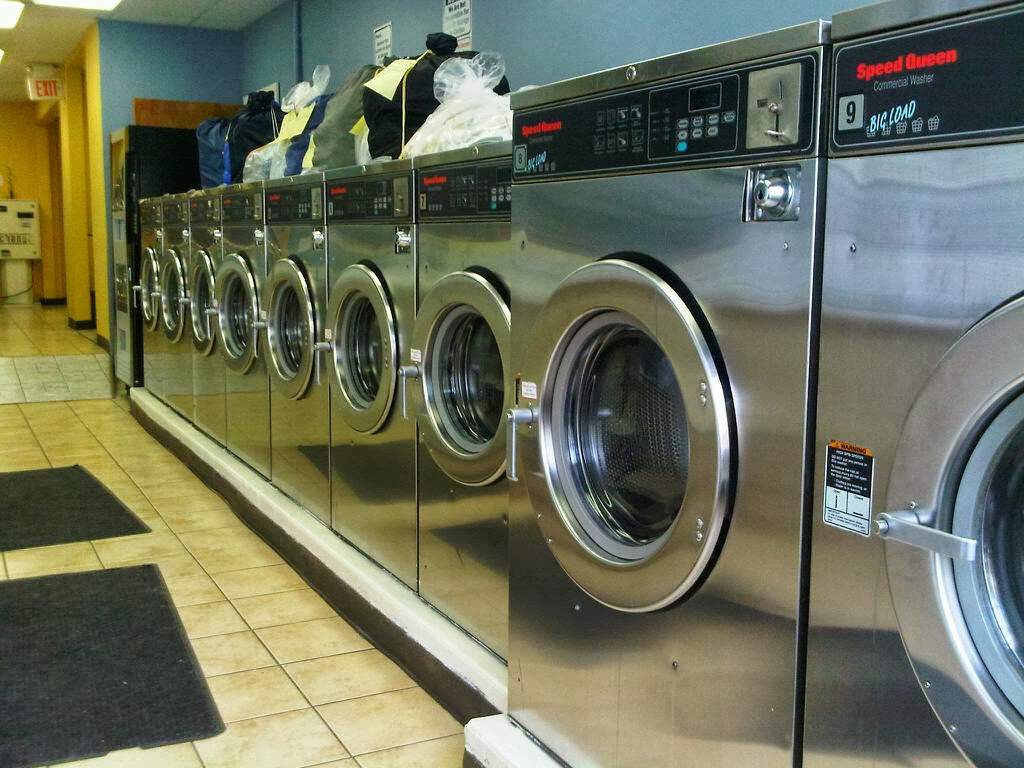 Photo of 2 BOYS LAUNDROMAT in Jersey City, New Jersey, United States - 3 Picture of Point of interest, Establishment, Laundry