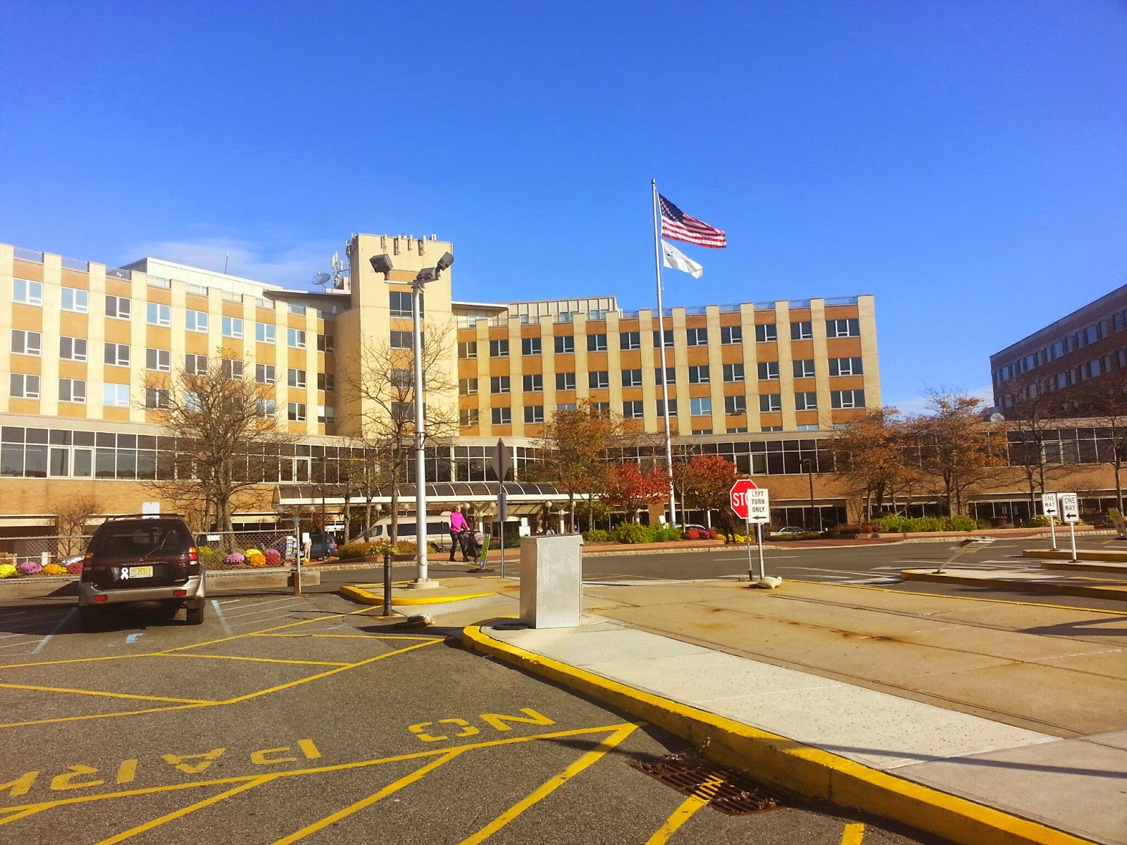 Photo of Saint Barnabas Medical Center in Livingston City, New Jersey, United States - 2 Picture of Point of interest, Establishment, Hospital